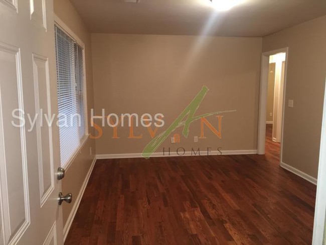 Foto del edificio - 2688 Dodson Terrace SW