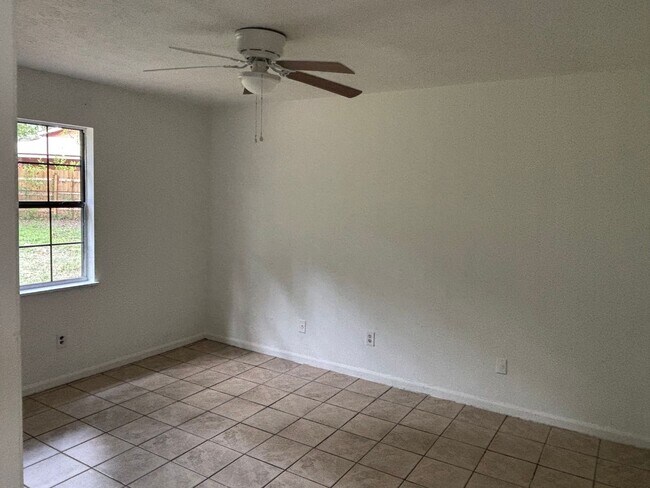 Foto del edificio - 260 White Oak Dr