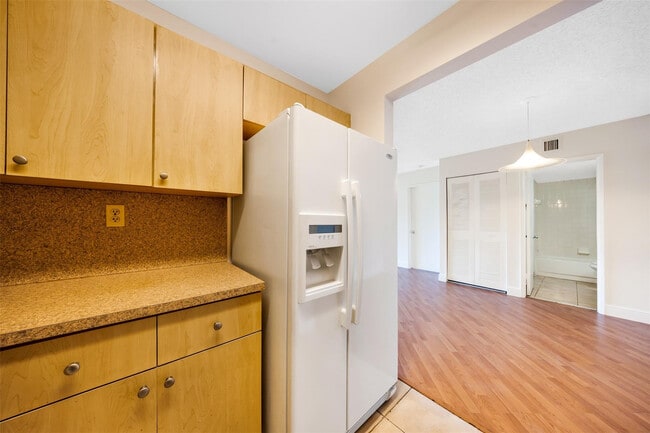 Building Photo - 2809 N Course Dr