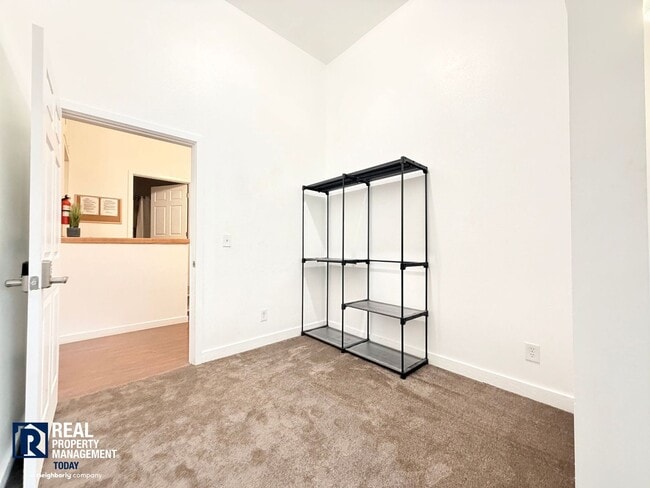Building Photo - 2817 9th St SW
