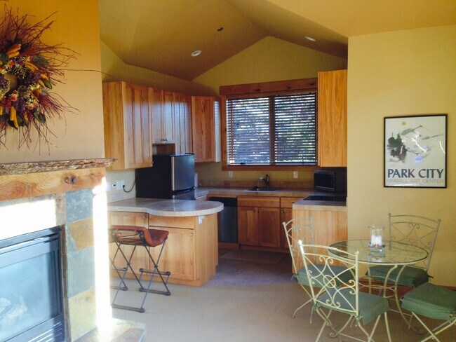 Full kitchen - 19 Eagle Landing Ct