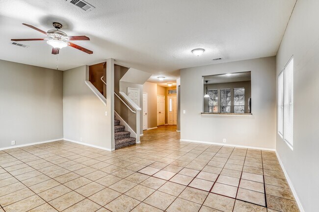 Foto del edificio - 6331 Scotchwood Dr