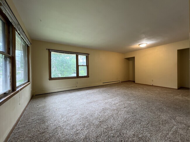 Foto del edificio - 2296 Woodworth St