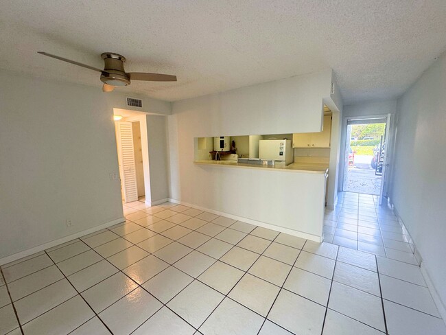 Photo - 4403 Treehouse Ln