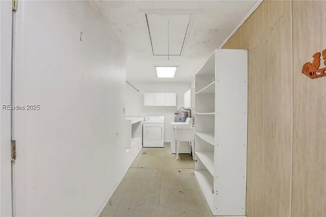 Building Photo - 6 Alumni Rd