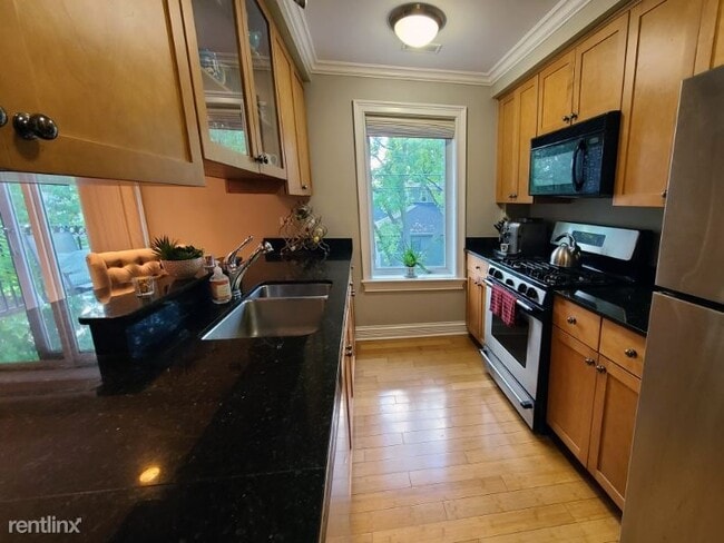 Building Photo - 2 br, 2 bath Condo - 122 S Evergreen Ave