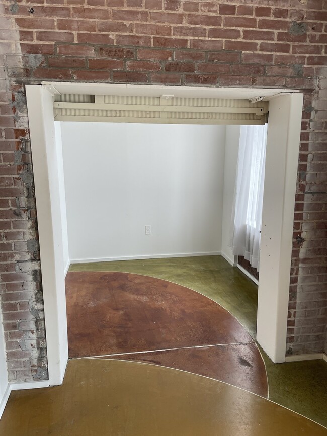 Building Photo - Luxury Condo for Lease!
