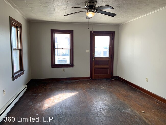 Building Photo - 3 br, 1 bath House - 79 S Federal St