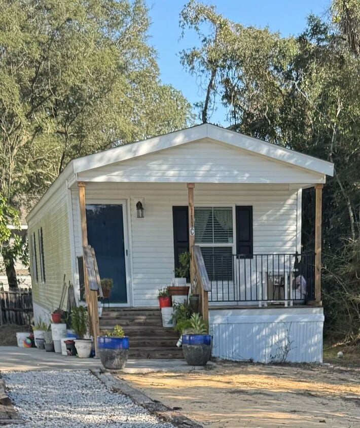 Primary Photo - Cute! - 2-Bedroom/ 1-Bath- Mobile Home