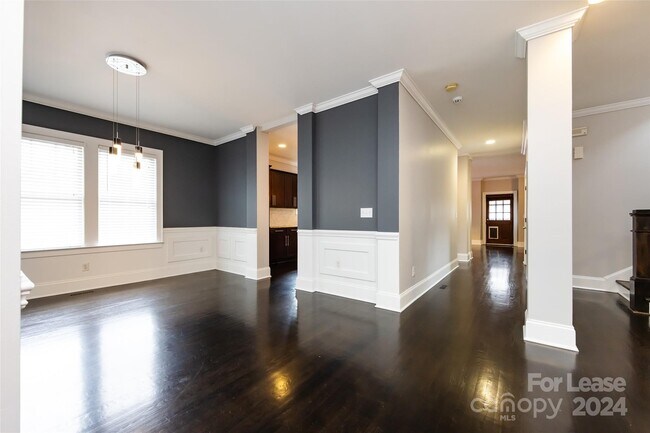 Building Photo - 521 Grandin Rd