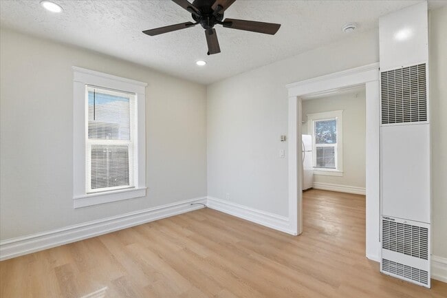 Building Photo - 309 N Commercial Ave