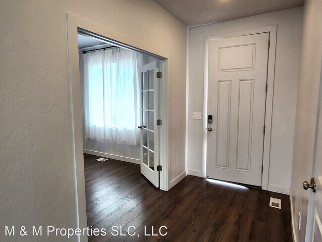 Foto del edificio - 6 br, 3.5 bath House - 4301 E Harvest Crop Dr