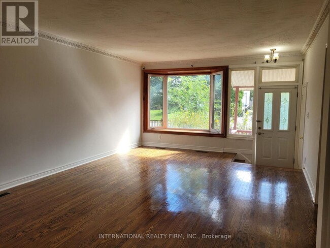 Building Photo - 229 Alsace Rd