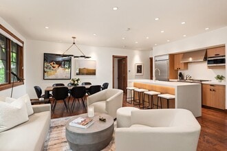 Building Photo - 503 W Main St