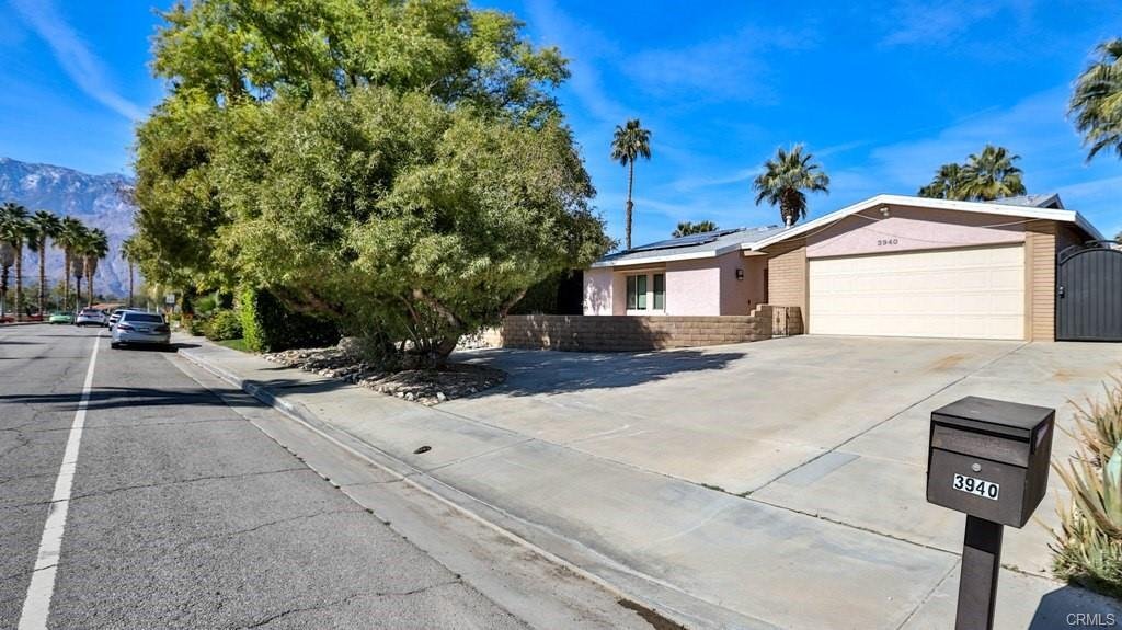 Primary Photo - 3940 East Mesquite Avenue, Palm Springs, C...