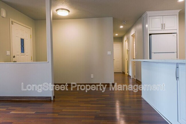 Building Photo - 430 NE 176th Ave