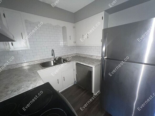 Foto del edificio - 9 Meredith Ct