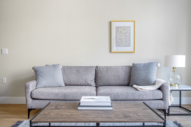 Building Photo - 899 Morrison Park Dr