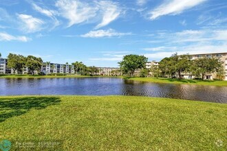 Building Photo - 2240 N Cypress Bend Dr