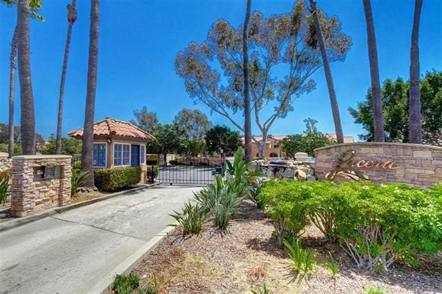 Primary Photo - 7150 Shoreline Dr
