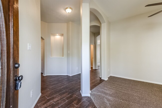 Building Photo - 17515 Fairgrove Park Dr