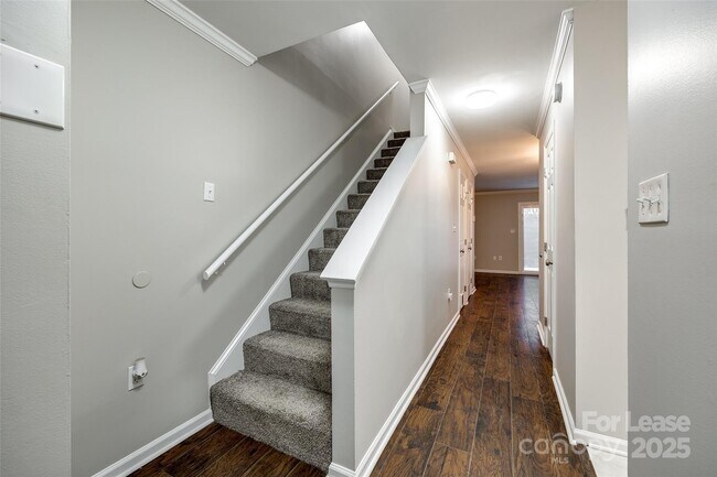 Foto del edificio - 704 Heritage Pkwy