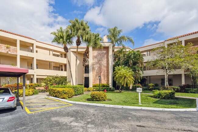 Building Photo - 7460 La Paz Blvd