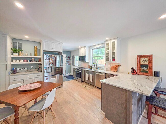 Foto del edificio - 302 E Custis Ave