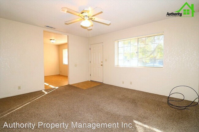 Building Photo - 3 br, 1.5 bath House - 3281 Foothill Vista Dr