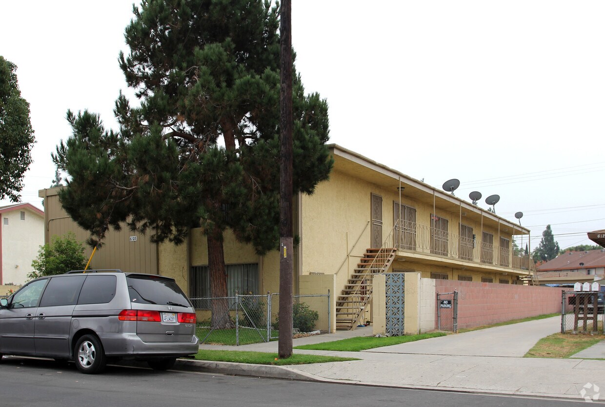 6128 Gotham St, Bell Gardens, CA 90201 Apartments in Bell Gardens, CA