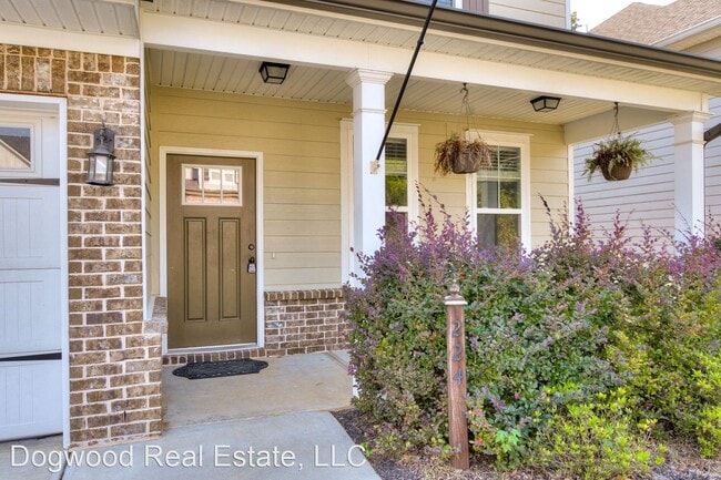 Building Photo - 4 br, 2.5 bath House - 224 Ryan Ln