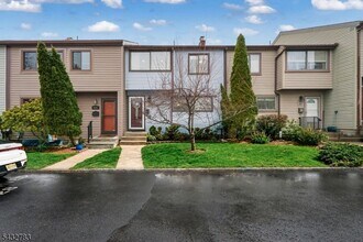 Building Photo - 424 Tall Oak Ln