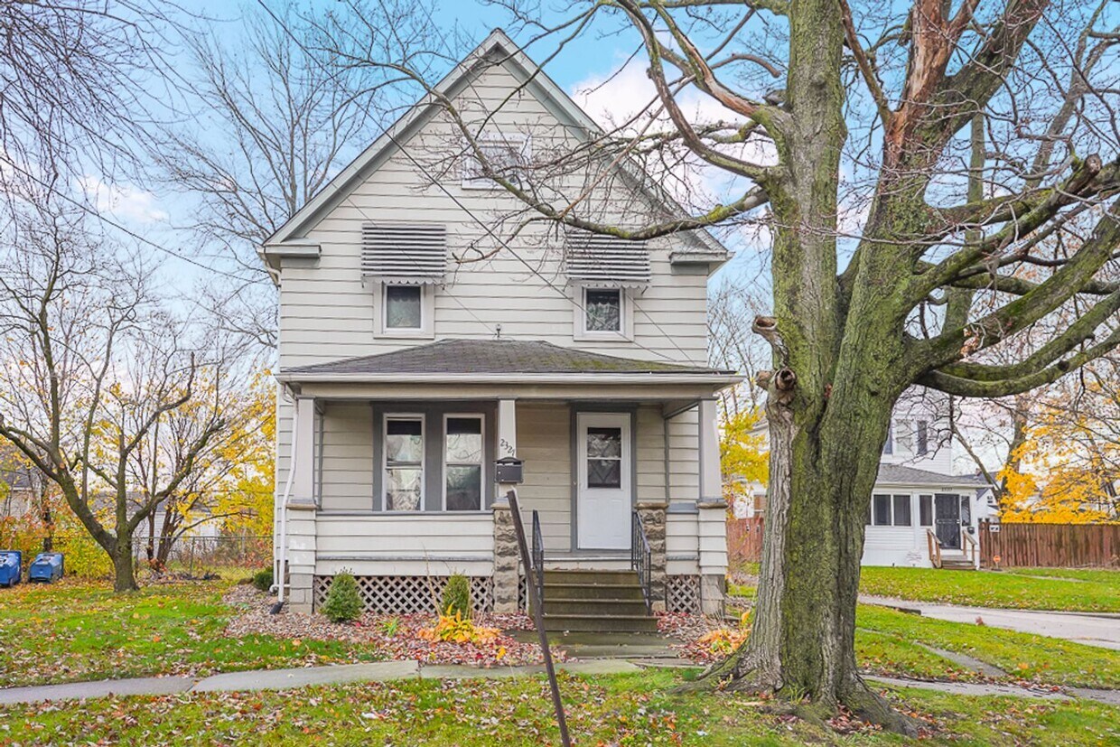 Primary Photo - 3 Bed/1 Bath Single Family Home!