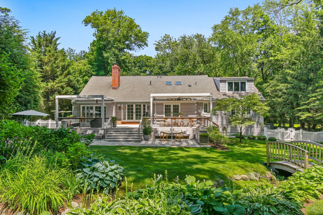 Primary Photo - 48 Glenville Rd