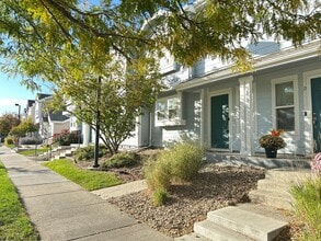 Building Photo - 5875 N Biscay St