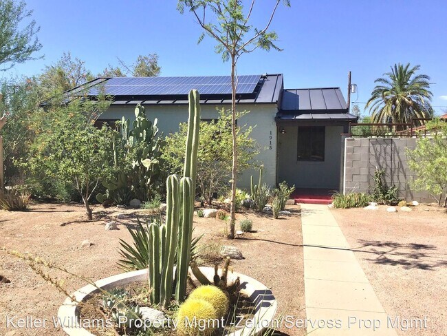 Building Photo - 3 br, 2 bath House - 1915 E 10th Street