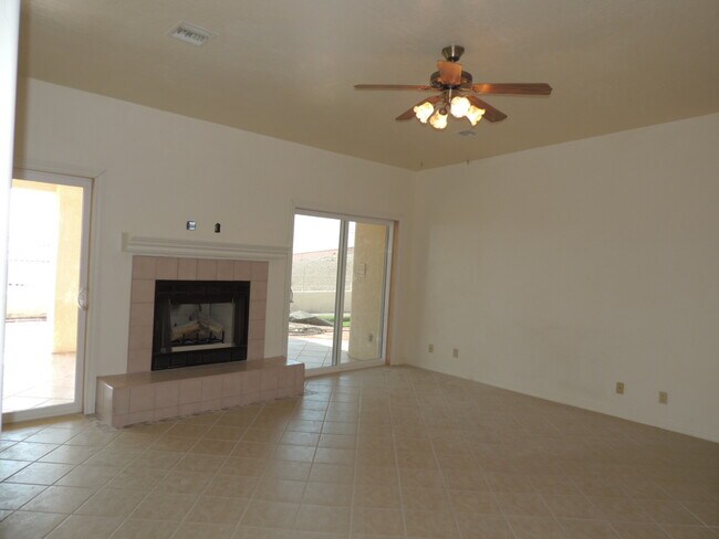 Foto del edificio - Long Term Rental