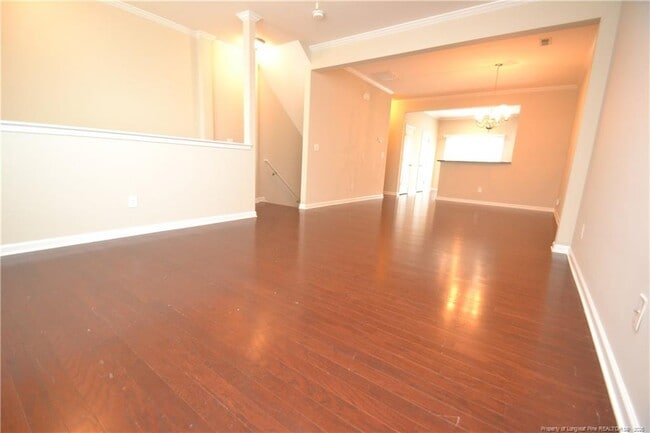 Building Photo - 327 Dove Cottage Ln