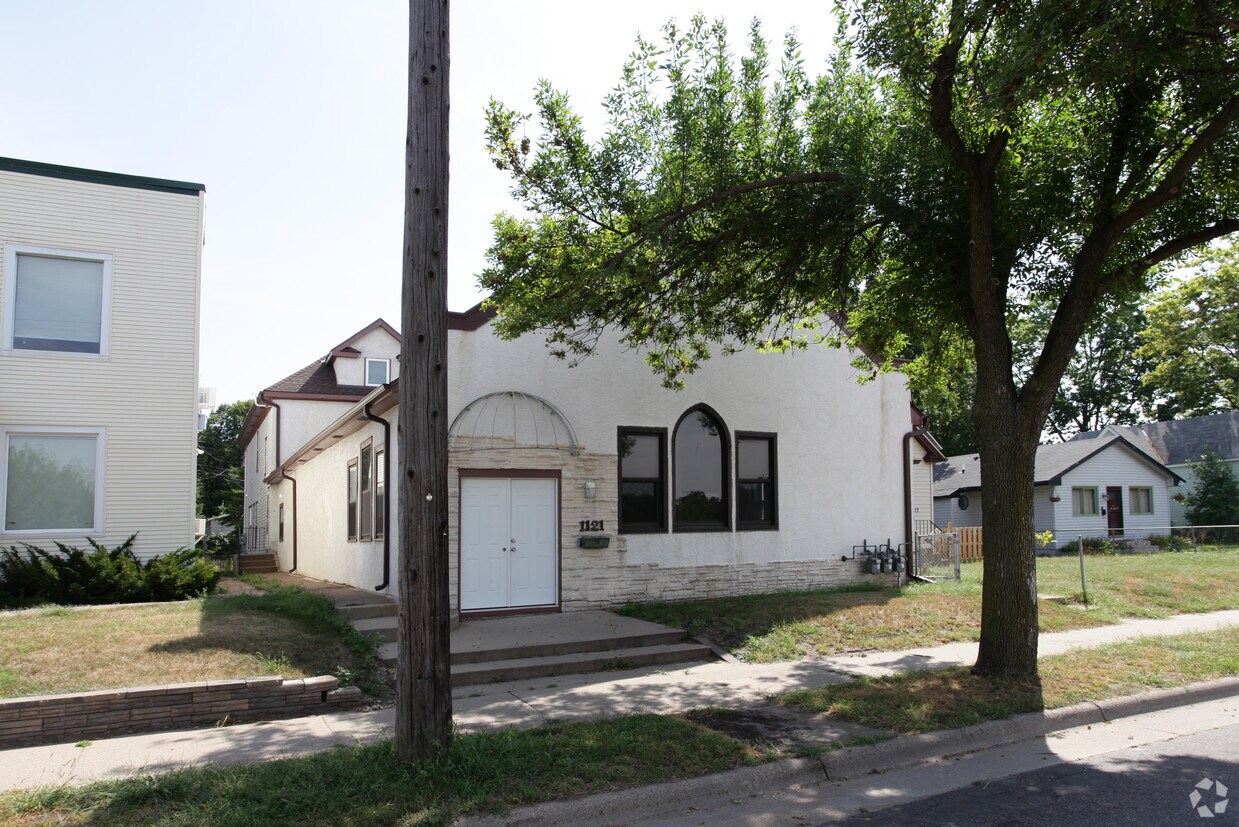 Building Photo - 1121 Fillmore St NE