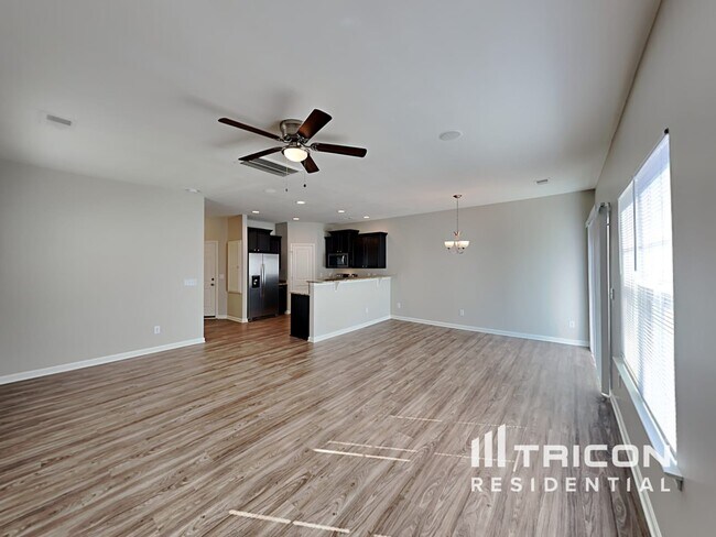 Building Photo - 413 Laurel Leaf Dr