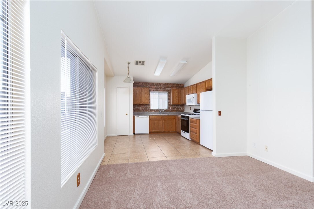 Foto principal - 6345 Rusticated Stone Ave