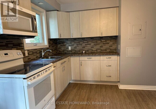 Photo du bâtiment - 511 Harris Ct