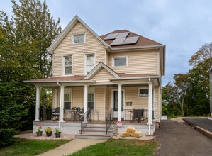Building Photo - 145 Main St
