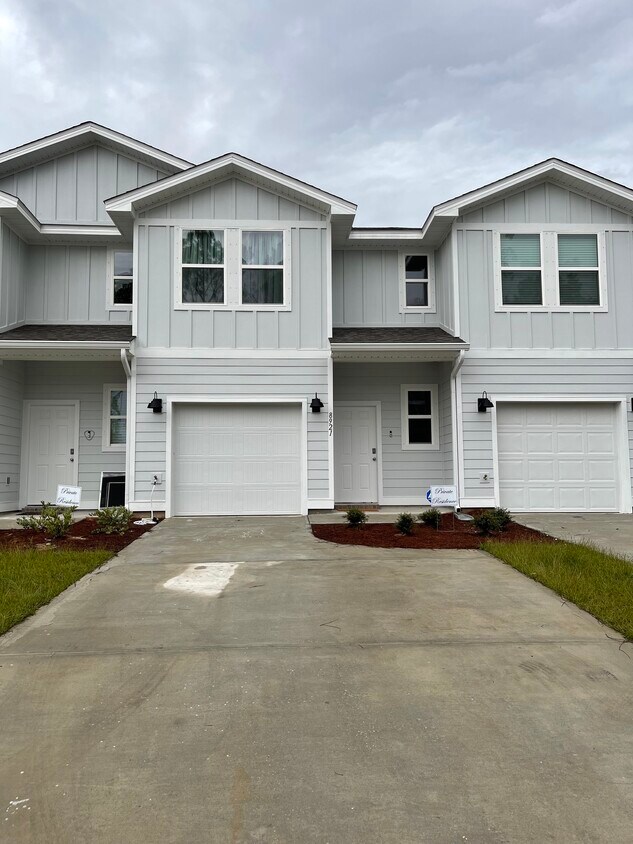 8921 Brigade Trail, Pensacola, FL 32534 Townhouse for Rent in