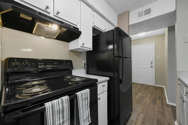 Updated kitchen - Misty Hollow Apartments