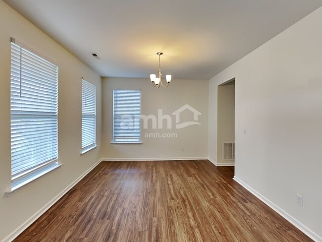 Foto del edificio - 6178 Canyon Trail