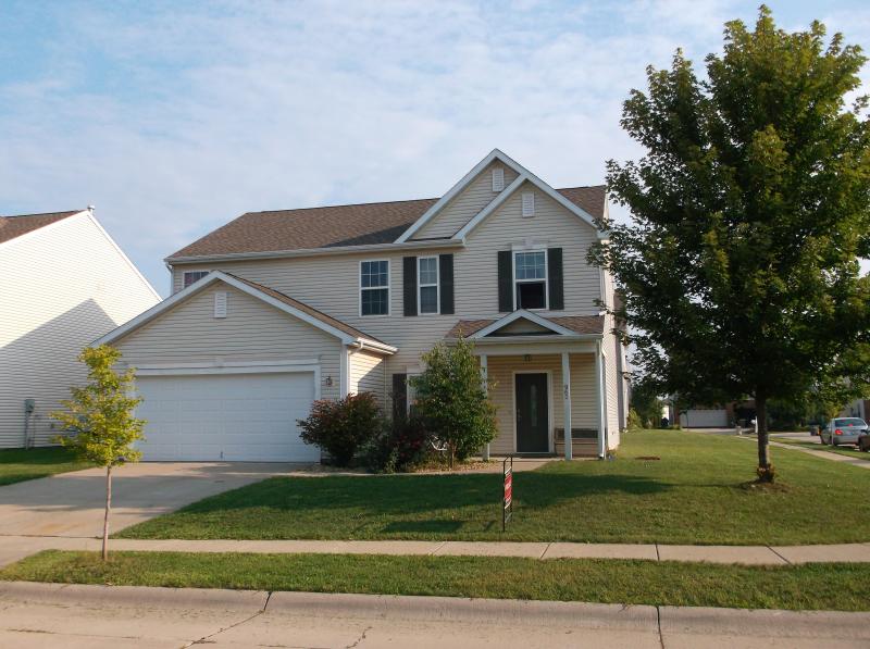 Primary Photo - 962 Onyx St