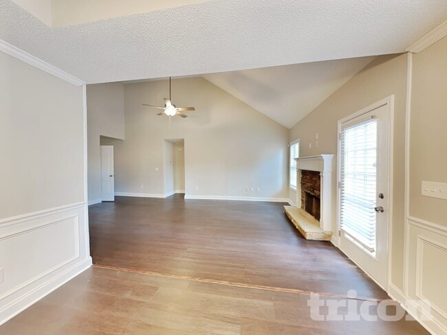 Building Photo - 621 Savannah Dr