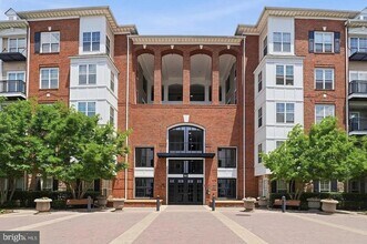 Building Photo - 501 Hungerford Dr