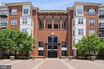 Building Photo - 501 Hungerford Dr